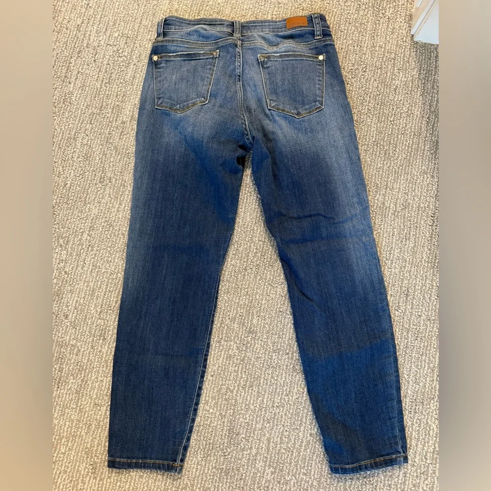 Judy Blue Medium Wash Straight Leg Jeans